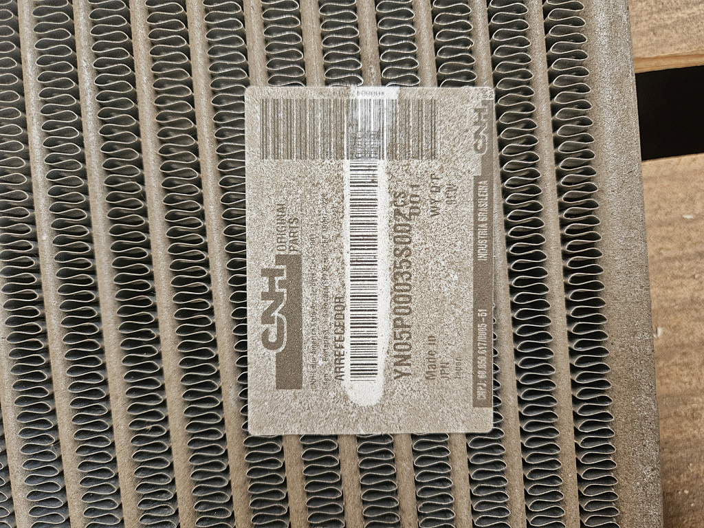 Case YN05P00035S002 - 72210131 - Oil cooler for Construction machinery: picture 2 Case YN05P00035S002 - 72210131 - Oil cooler for Construction machinery: picture 2