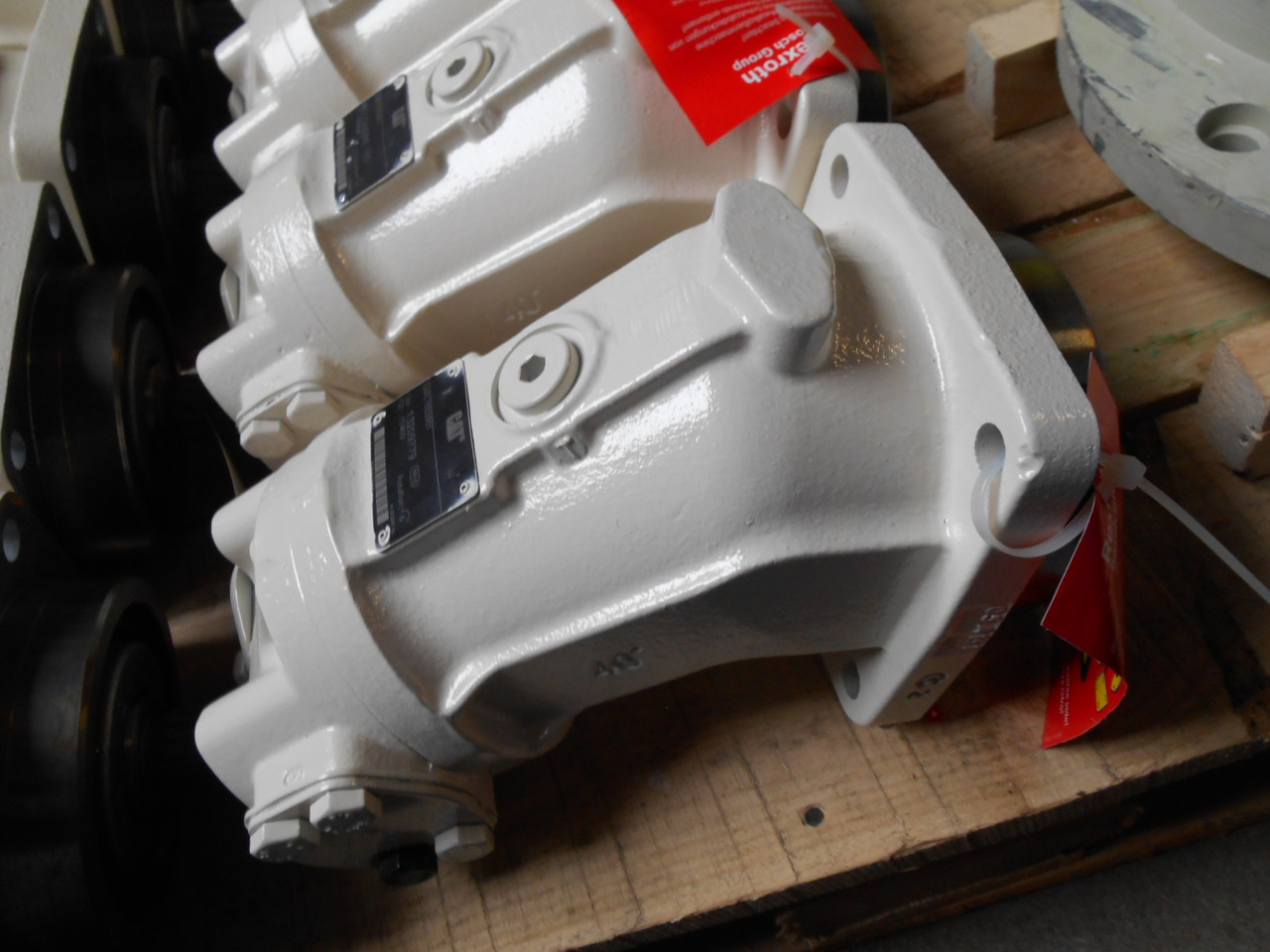 Caterpillar 1552951 - 5338219 - Hydraulic motor for Agricultural machinery: picture 1 Caterpillar 1552951 - 5338219 - Hydraulic motor for Agricultural machinery: picture 1