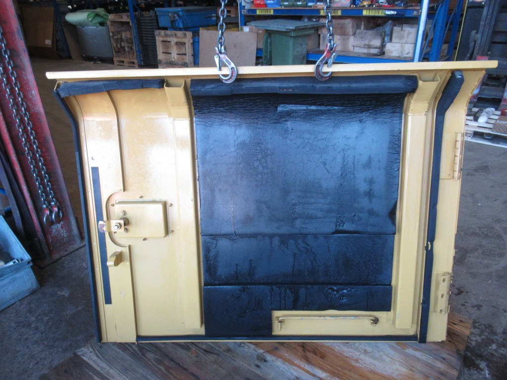 Caterpillar 336FL - - Door and parts for Construction machinery: picture 3 Caterpillar 336FL - - Door and parts for Construction machinery: picture 3