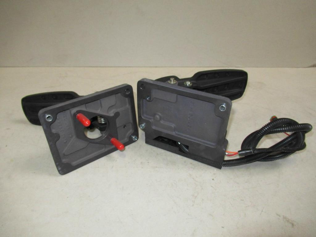 Caterpillar 3519419 - Pedal for Construction machinery: picture 4 Caterpillar 3519419 - Pedal for Construction machinery: picture 4