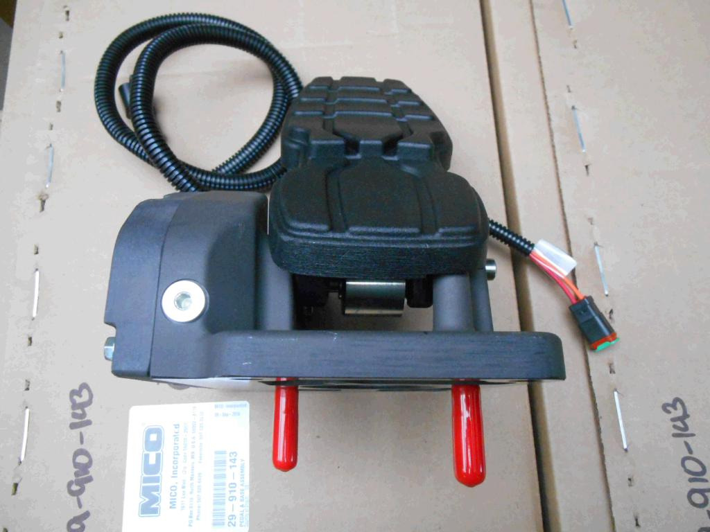 Caterpillar 3801377 - Pedal for Construction machinery: picture 4 Caterpillar 3801377 - Pedal for Construction machinery: picture 4