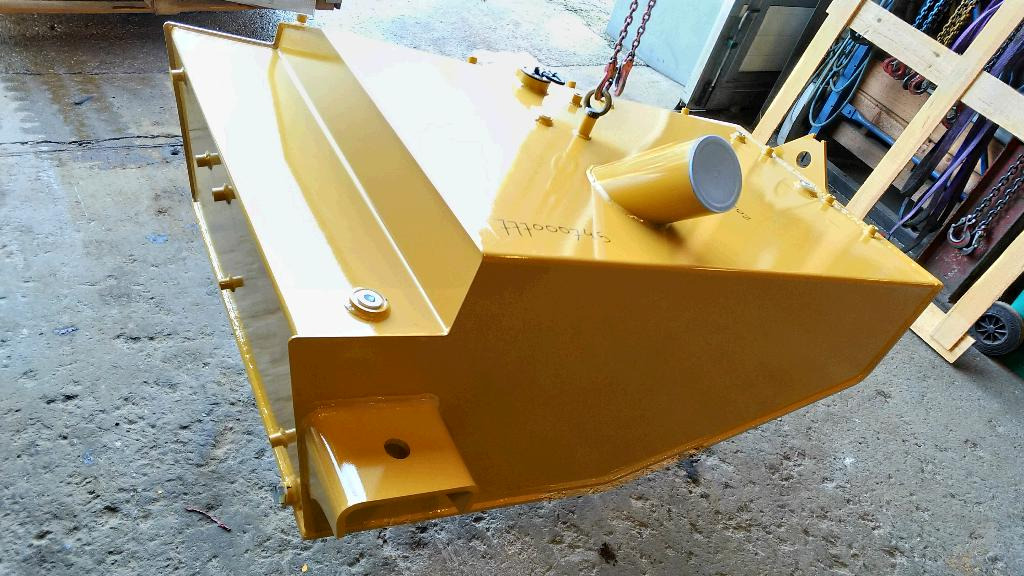 Caterpillar 4362430 - Fuel tank for Construction machinery: picture 2 Caterpillar 4362430 - Fuel tank for Construction machinery: picture 2
