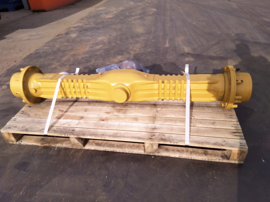 Caterpillar 4454602 - Front axle for Construction machinery: picture 1 Caterpillar 4454602 - Front axle for Construction machinery: picture 1