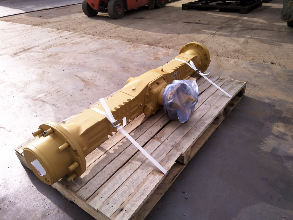 Caterpillar 4454602 - Front axle for Construction machinery: picture 2 Caterpillar 4454602 - Front axle for Construction machinery: picture 2