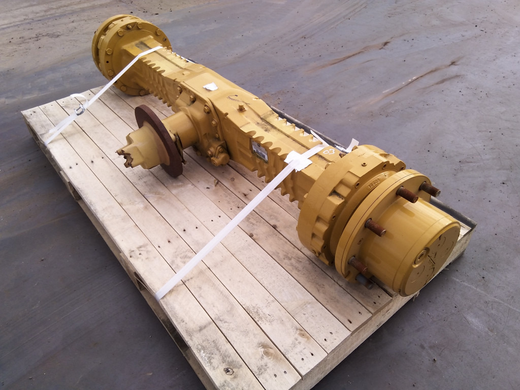 Caterpillar 4454603 - 2628660 - Front axle for Construction machinery: picture 2 Caterpillar 4454603 - 2628660 - Front axle for Construction machinery: picture 2