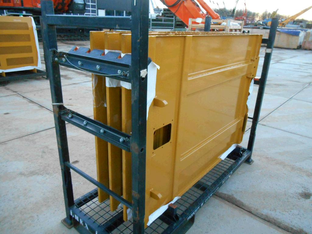 Caterpillar - Door and parts for Construction machinery: picture 2 Caterpillar - Door and parts for Construction machinery: picture 2