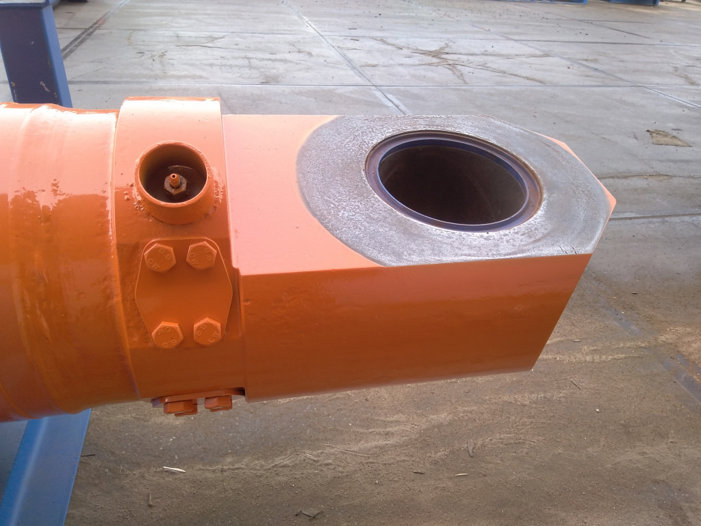 Hitachi 4438244 - Hydraulic cylinder for Construction machinery: picture 3 Hitachi 4438244 - Hydraulic cylinder for Construction machinery: picture 3