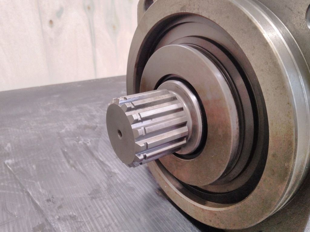 Hitachi HPV145 - 9260885 - Hydraulic pump for Construction machinery: picture 3 Hitachi HPV145 - 9260885 - Hydraulic pump for Construction machinery: picture 3