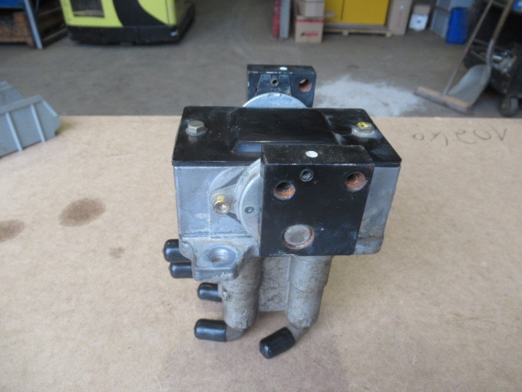 Hitachi HVP05S-040-101 - - Pedal for Construction machinery: picture 4 Hitachi HVP05S-040-101 - - Pedal for Construction machinery: picture 4