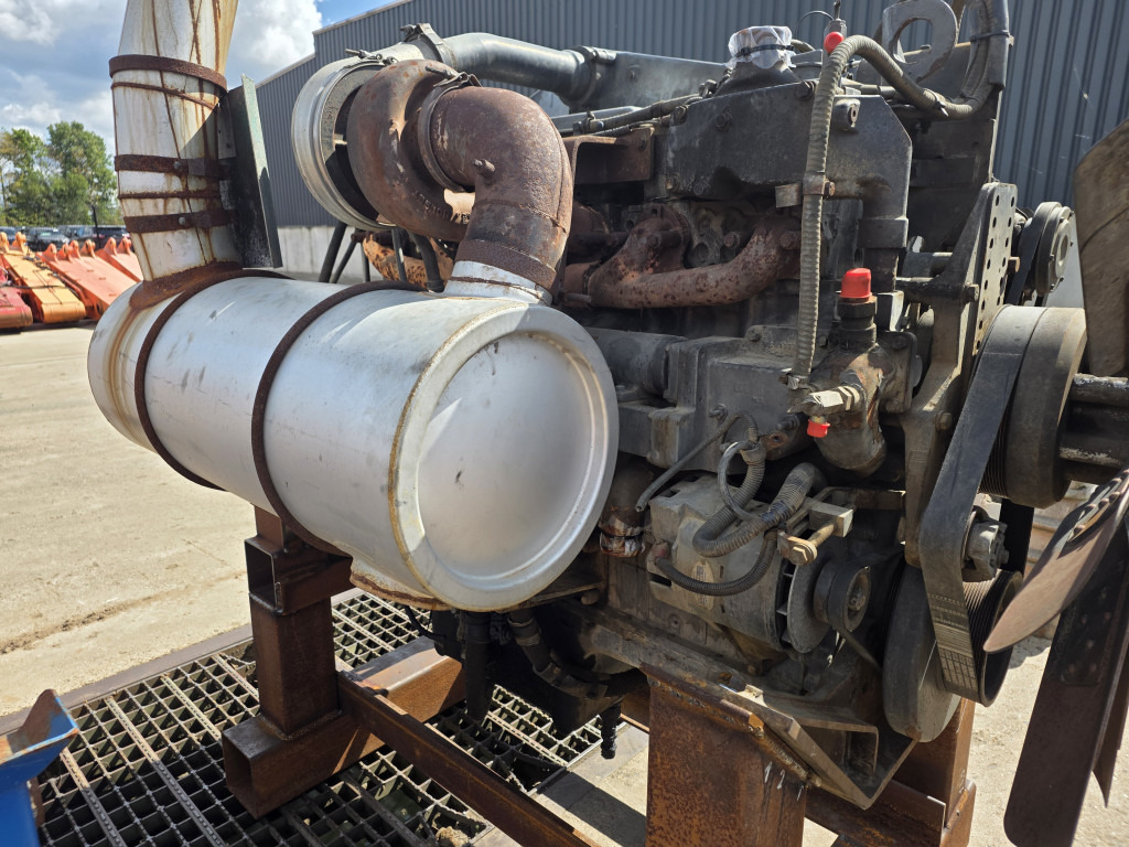 Hitachi N14C - Engine for Construction machinery: picture 3 Hitachi N14C - Engine for Construction machinery: picture 3