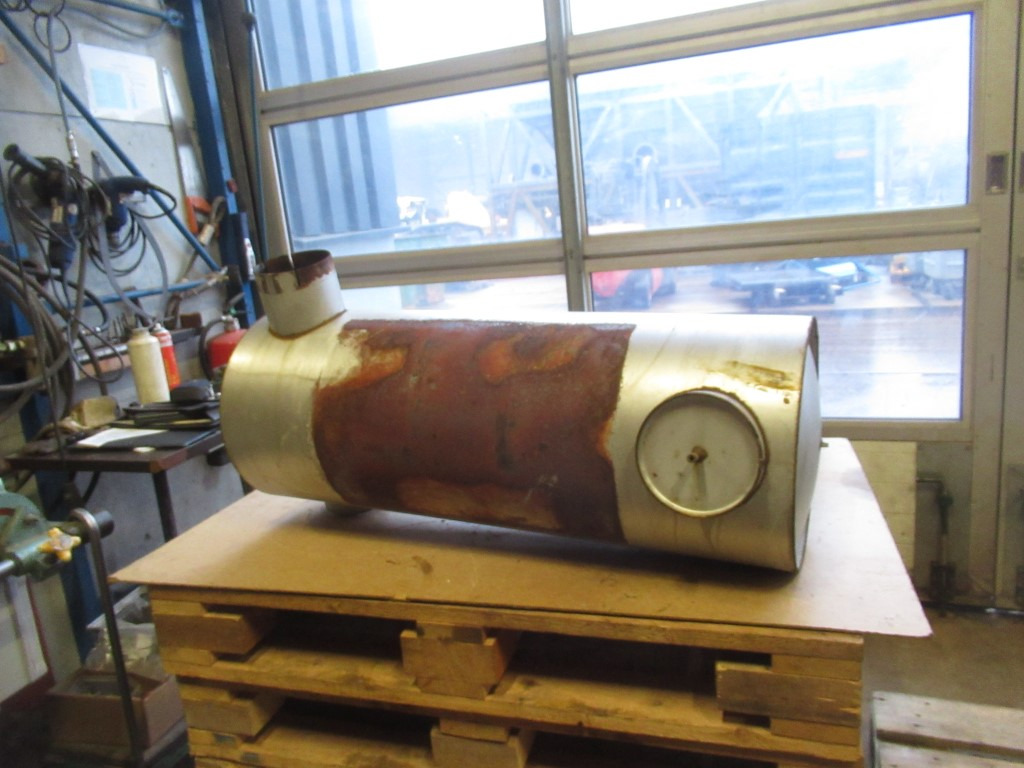 Hitachi ZX650LCH - - Muffler for Construction machinery: picture 3 Hitachi ZX650LCH - - Muffler for Construction machinery: picture 3