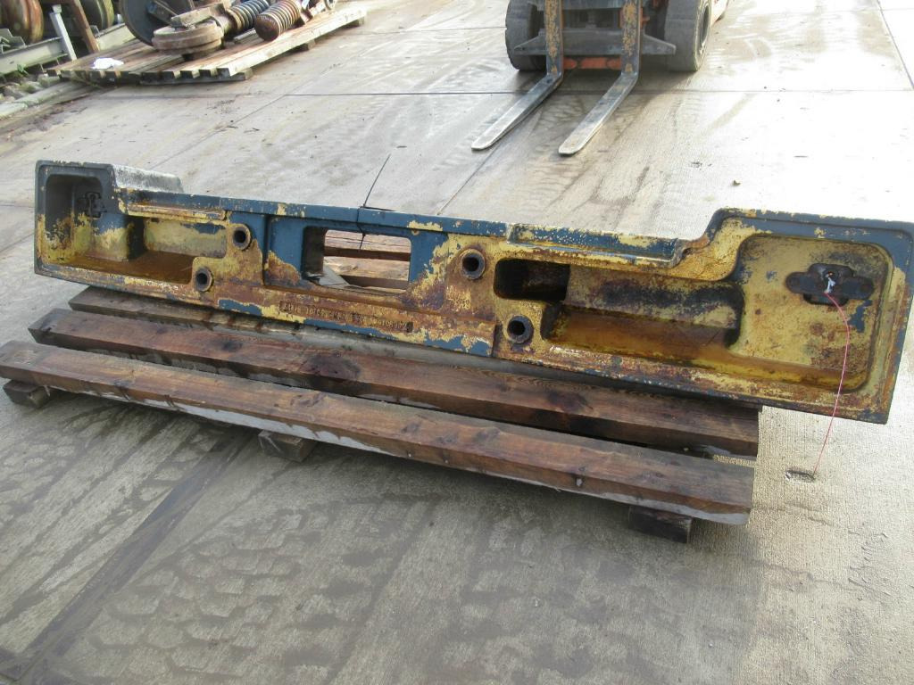 Hyundai 980 - - Bumper for Wheel loader: picture 3 Hyundai 980 - - Bumper for Wheel loader: picture 3