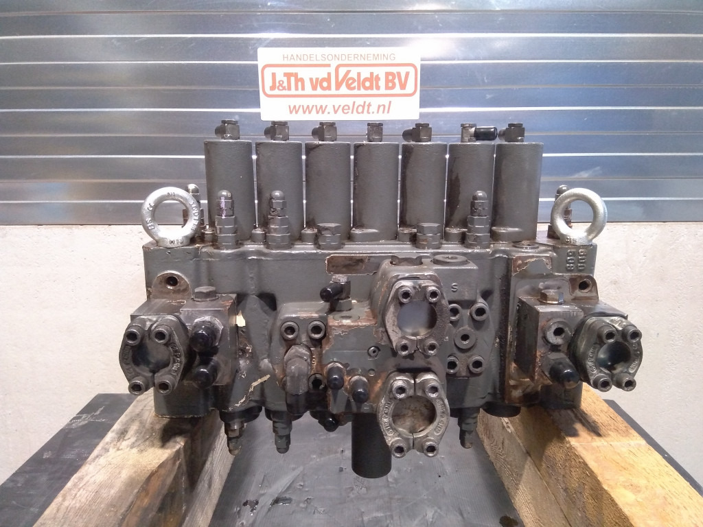 Liebherr 10476463 - Hydraulic valve for Construction machinery: picture 3 Liebherr 10476463 - Hydraulic valve for Construction machinery: picture 3