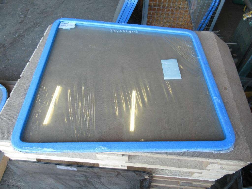 New Holland 570934 - Window and parts for Construction machinery: picture 1 New Holland 570934 - Window and parts for Construction machinery: picture 1