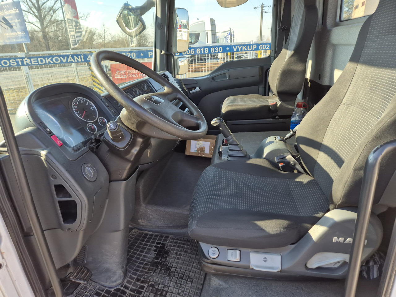 Hook lift truck for transportation of containers MAN TGL 12.180: picture 14