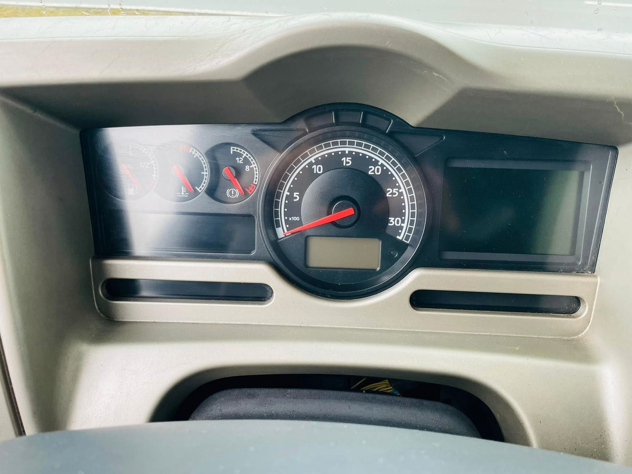 Curtainsider truck Renault Premium 460 P6X2 EEV: picture 15 Curtainsider truck Renault Premium 460 P6X2 EEV: picture 15