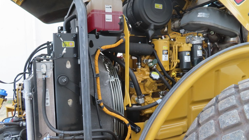 Compactor Caterpillar CS17: picture 11