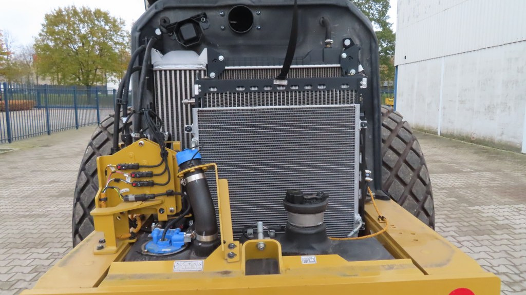 Compactor Caterpillar CS17: picture 10