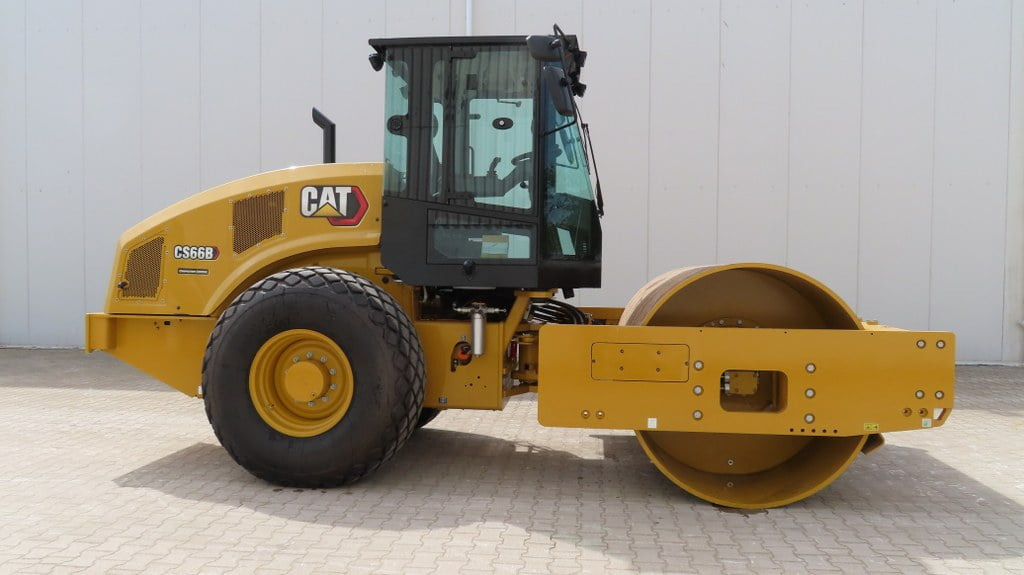 Caterpillar CS66B - Compactor: picture 1 Caterpillar CS66B - Compactor: picture 1