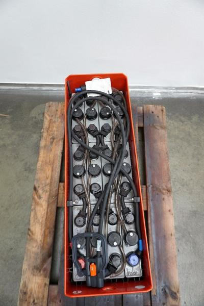 GRUMA 24 Volt 2 PzS 230 Ah - Battery for Material handling equipment: picture 3 GRUMA 24 Volt 2 PzS 230 Ah - Battery for Material handling equipment: picture 3