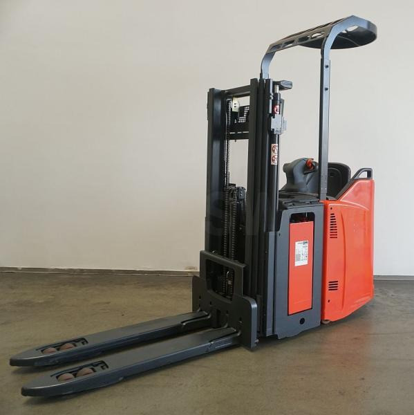 Linde D 14 SP 133 - Stacker: picture 3 Linde D 14 SP 133 - Stacker: picture 3