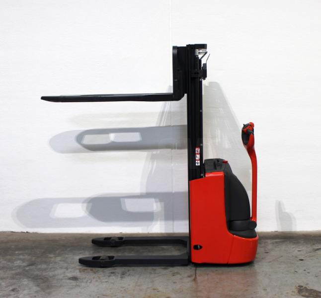 Linde L 12 1172 - Stacker: picture 3 Linde L 12 1172 - Stacker: picture 3