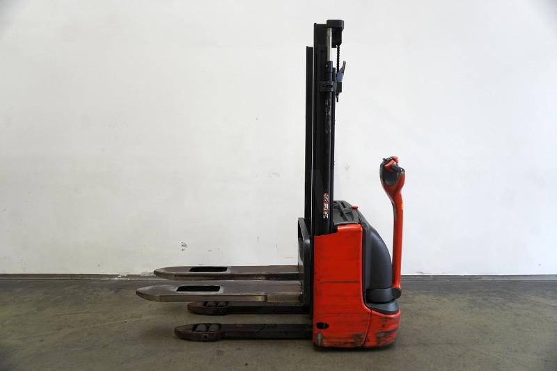 Linde L 12 1172 - Stacker: picture 3 Linde L 12 1172 - Stacker: picture 3