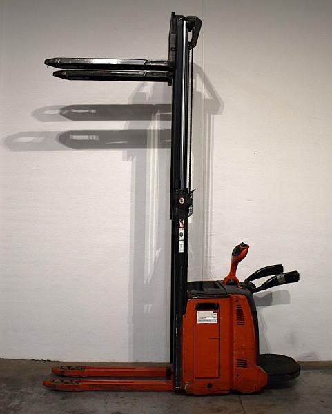 Linde L 12 L AP 133 - Stacker: picture 4 Linde L 12 L AP 133 - Stacker: picture 4