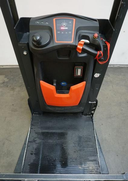 Linde V 10 5212 - Electric forklift: picture 3 Linde V 10 5212 - Electric forklift: picture 3