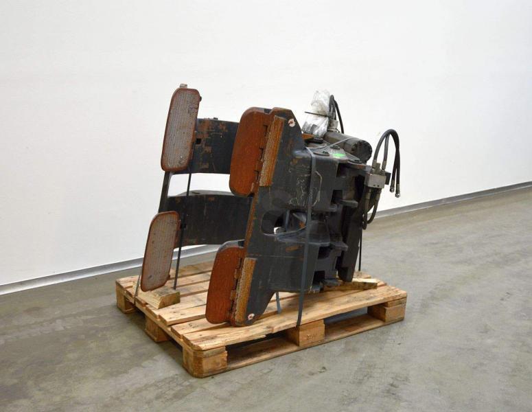 Meyer 5-2228G-13 - Grapple for Material handling equipment: picture 1 Meyer 5-2228G-13 - Grapple for Material handling equipment: picture 1