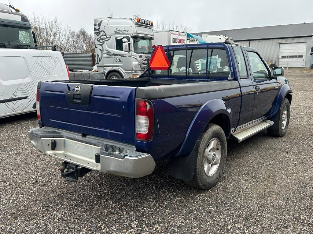 Nissan KING CAB OMB 4WD - Car: picture 5 Nissan KING CAB OMB 4WD - Car: picture 5