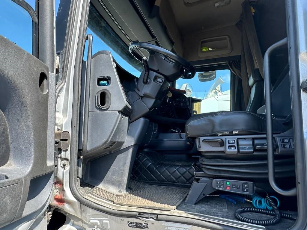 Scania R490LB6X2*4MNB serie nr 0098 - Box truck: picture 5 Scania R490LB6X2*4MNB serie nr 0098 - Box truck: picture 5