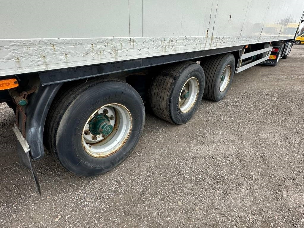 Schmitz SKO 24 3260 - Closed box semi-trailer: picture 3 Schmitz SKO 24 3260 - Closed box semi-trailer: picture 3