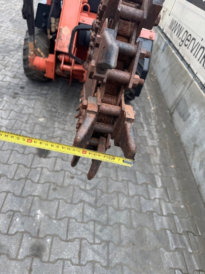 Ditch Witch RT 40 - Trencher: picture 5 Ditch Witch RT 40 - Trencher: picture 5