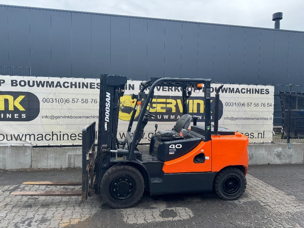 Doosan D 40 SC-7 - Diesel forklift: picture 1 Doosan D 40 SC-7 - Diesel forklift: picture 1