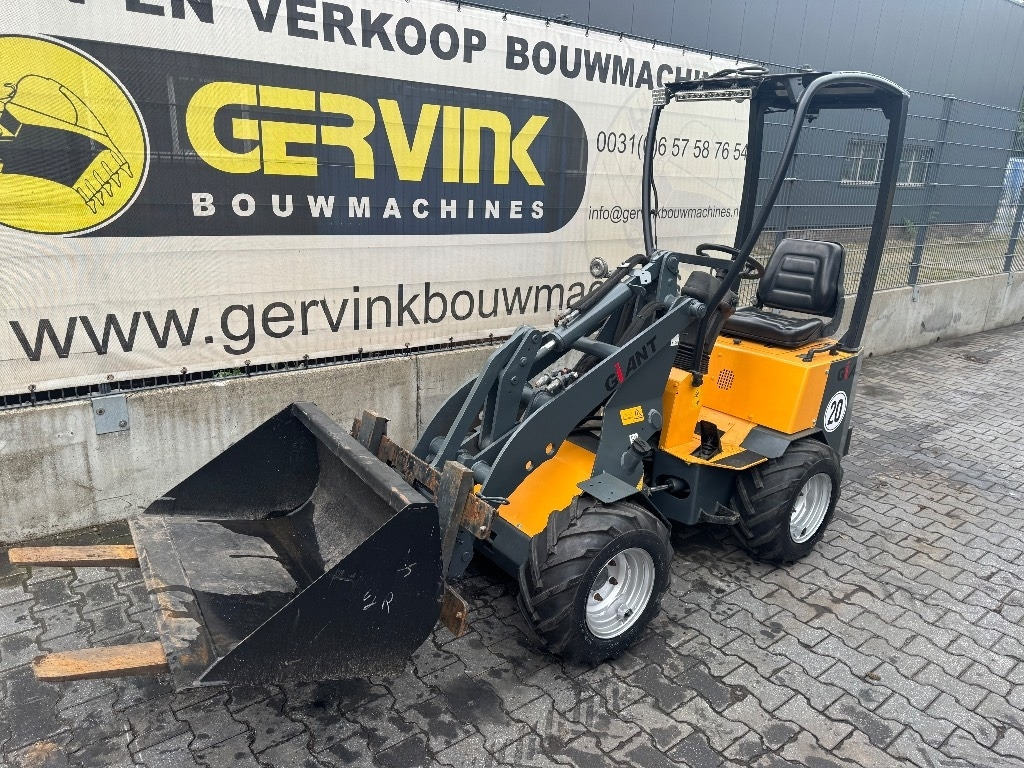 GiANT B204SW - Compact loader: picture 3 GiANT B204SW - Compact loader: picture 3