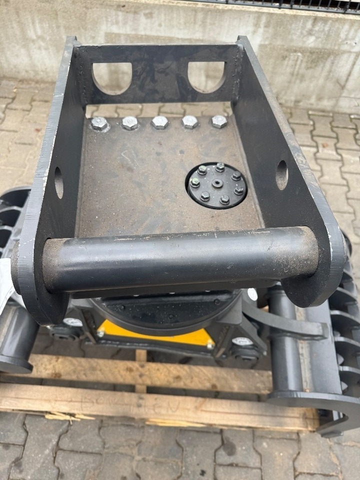 Mustang GRP 250 D - Grapple for Construction machinery: picture 4 Mustang GRP 250 D - Grapple for Construction machinery: picture 4