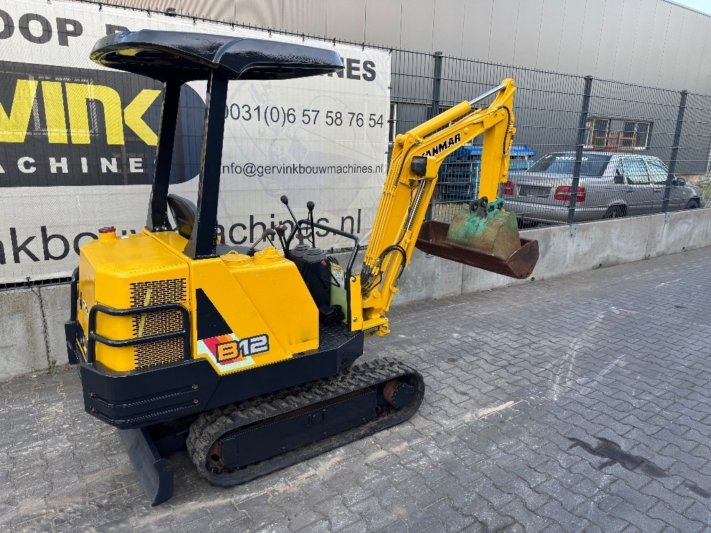 Yanmar B12 - Mini excavator: picture 1 Yanmar B12 - Mini excavator: picture 1