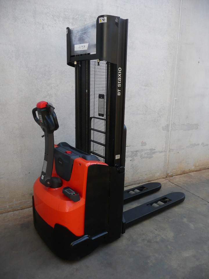 BT SWE 100 - Stacker: picture 3 BT SWE 100 - Stacker: picture 3