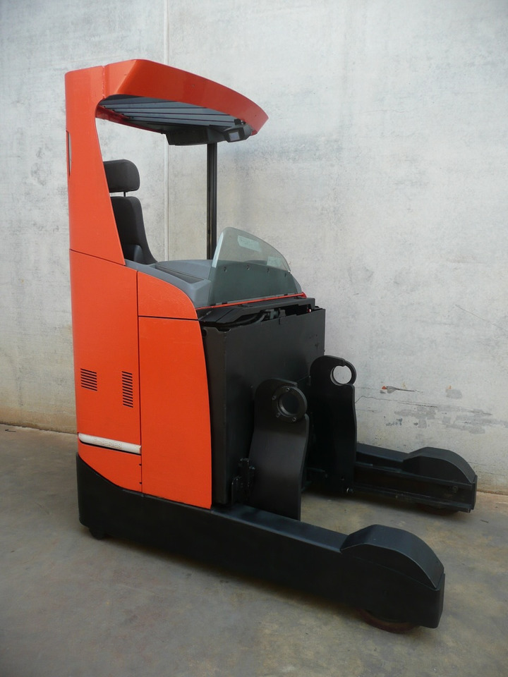 Toyota RRE 180 E - Reach truck: picture 1 Toyota RRE 180 E - Reach truck: picture 1