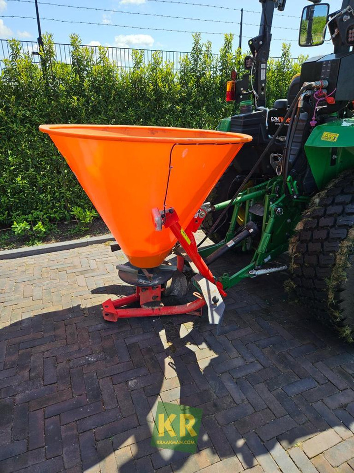 440L Agromet - Fertilizer spreader: picture 1 440L Agromet - Fertilizer spreader: picture 1