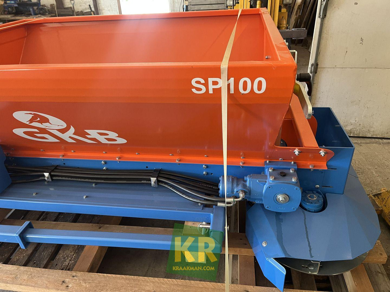 GKB Sandspreader - Sand/ Salt spreader: picture 1 GKB Sandspreader - Sand/ Salt spreader: picture 1