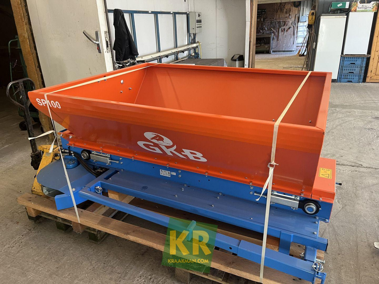 GKB Sandspreader - Sand/ Salt spreader: picture 5 GKB Sandspreader - Sand/ Salt spreader: picture 5