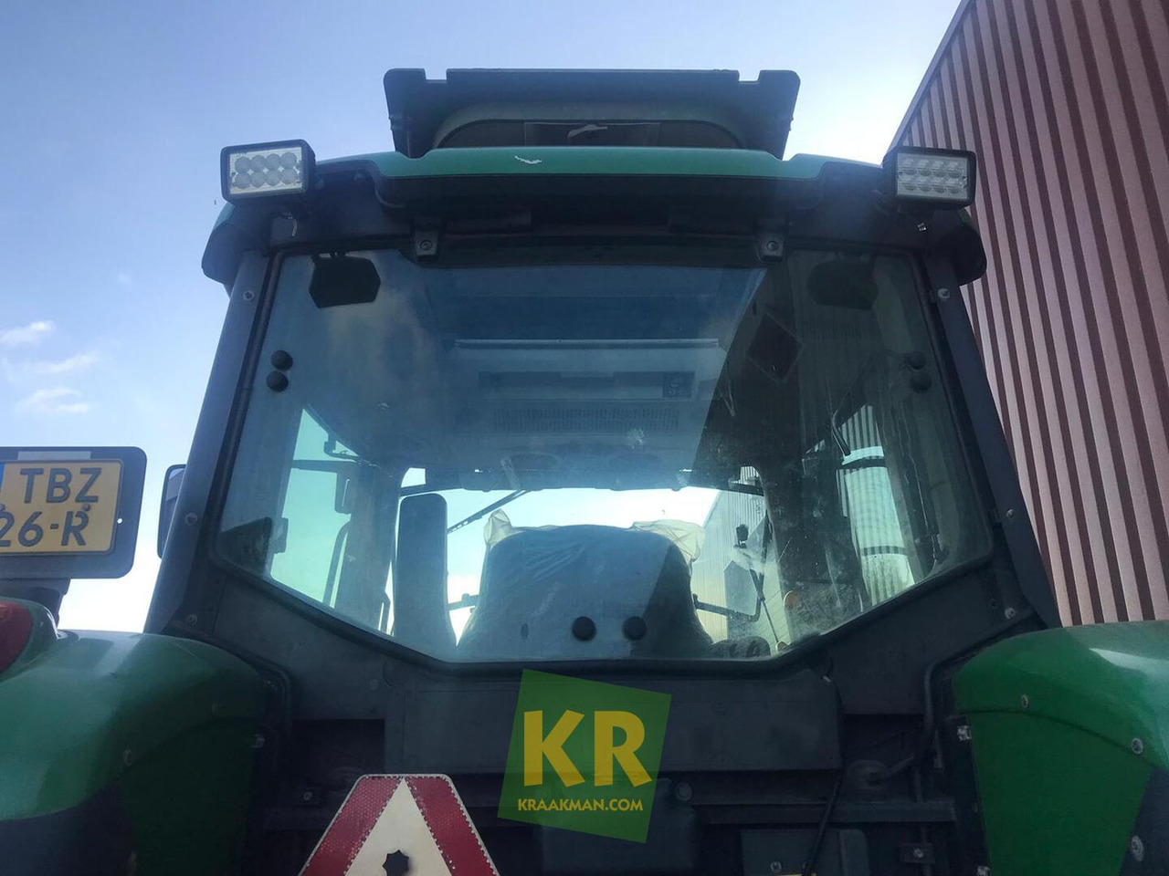Farm tractor John Deere 6620: picture 8
