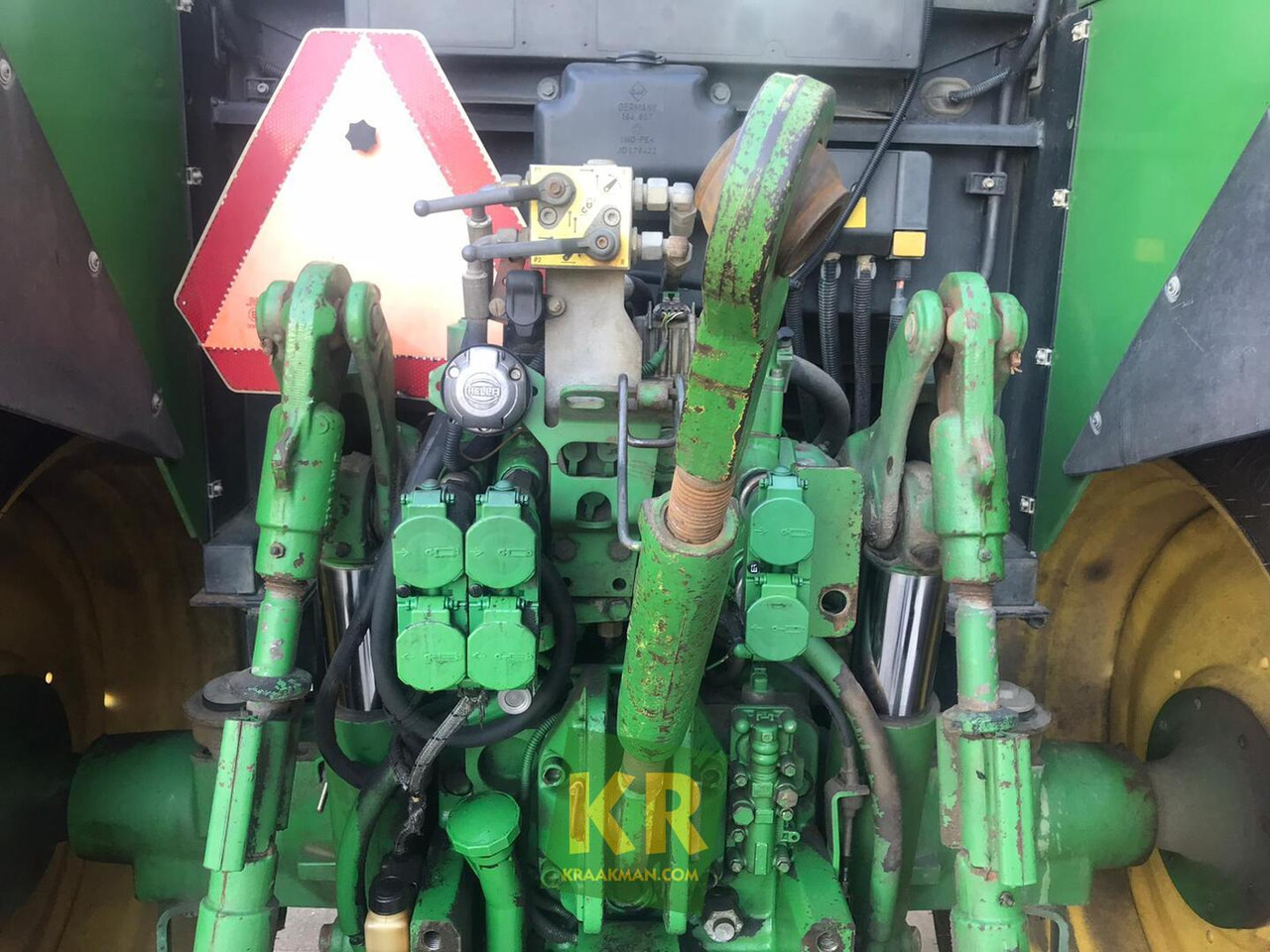 Farm tractor John Deere 6620: picture 9
