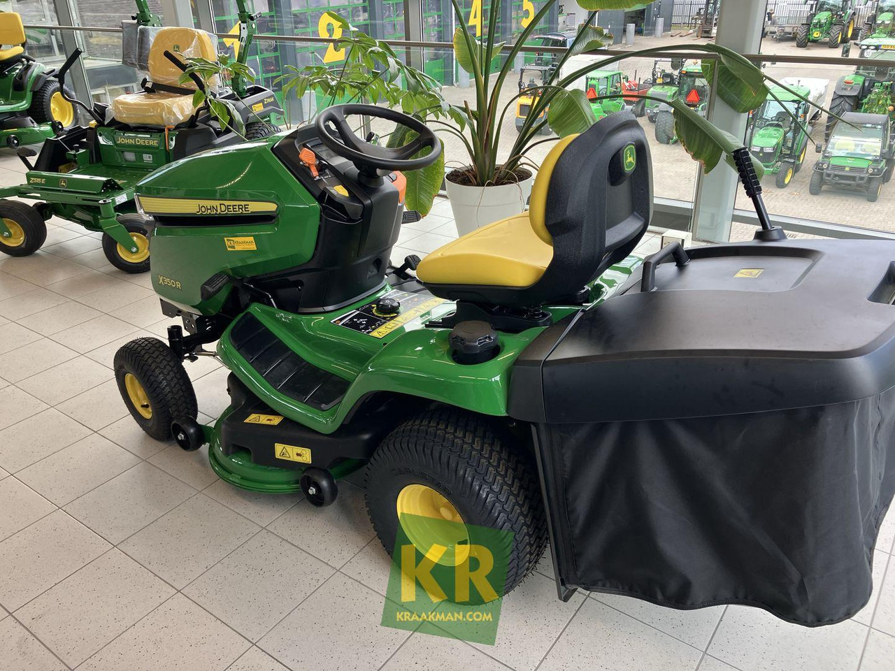 John Deere X350R  - Garden mower: picture 2 John Deere X350R  - Garden mower: picture 2