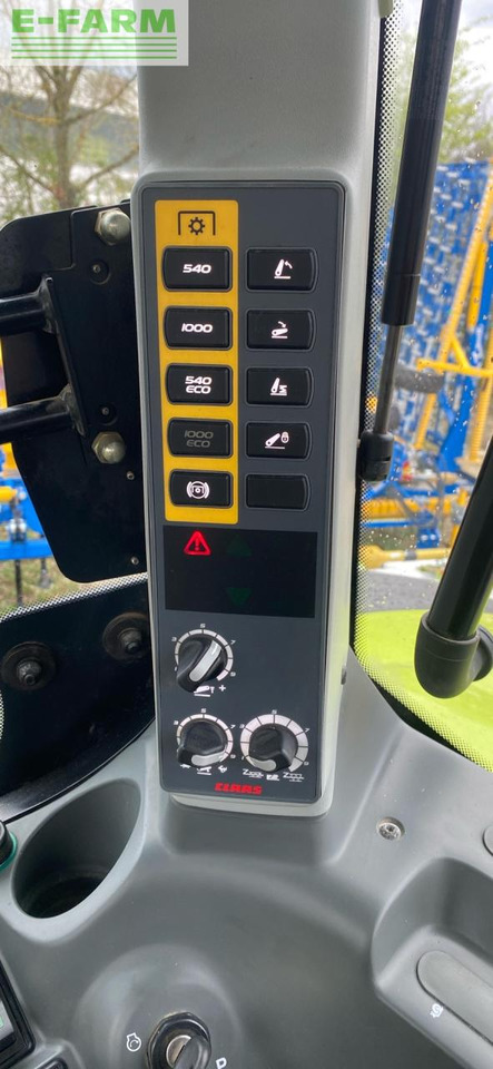 Farm tractor CLAAS Axion810 C Matic: picture 23