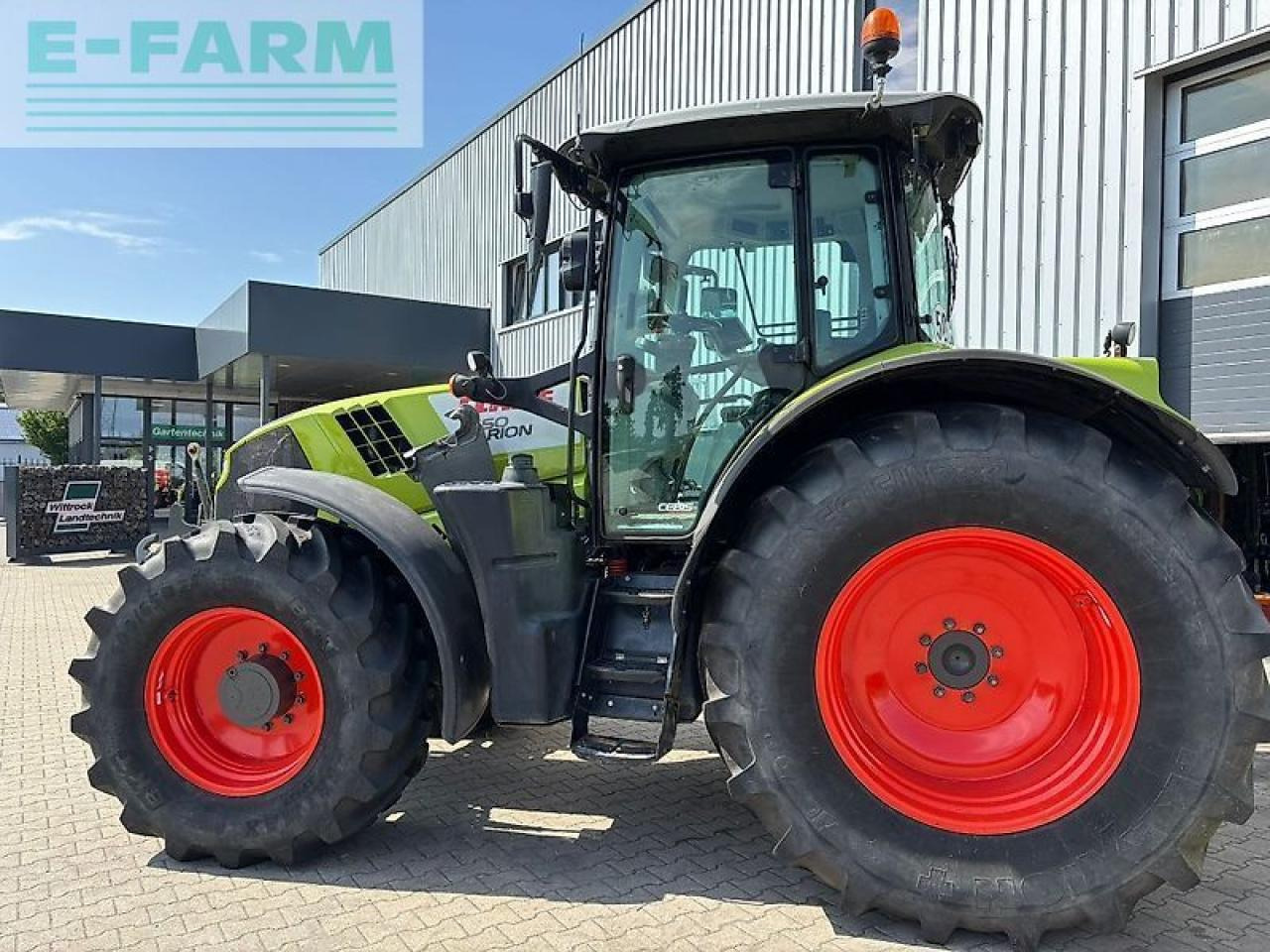 Farm tractor CLAAS arion 650 t3b: picture 8