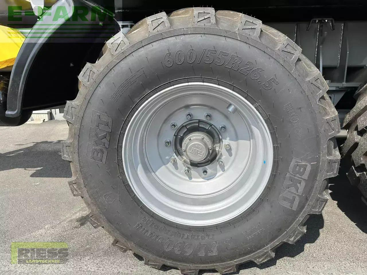 Farm tractor CLAAS axion 810 cmatic + farmtech gravis 2000 CMATIC: picture 24