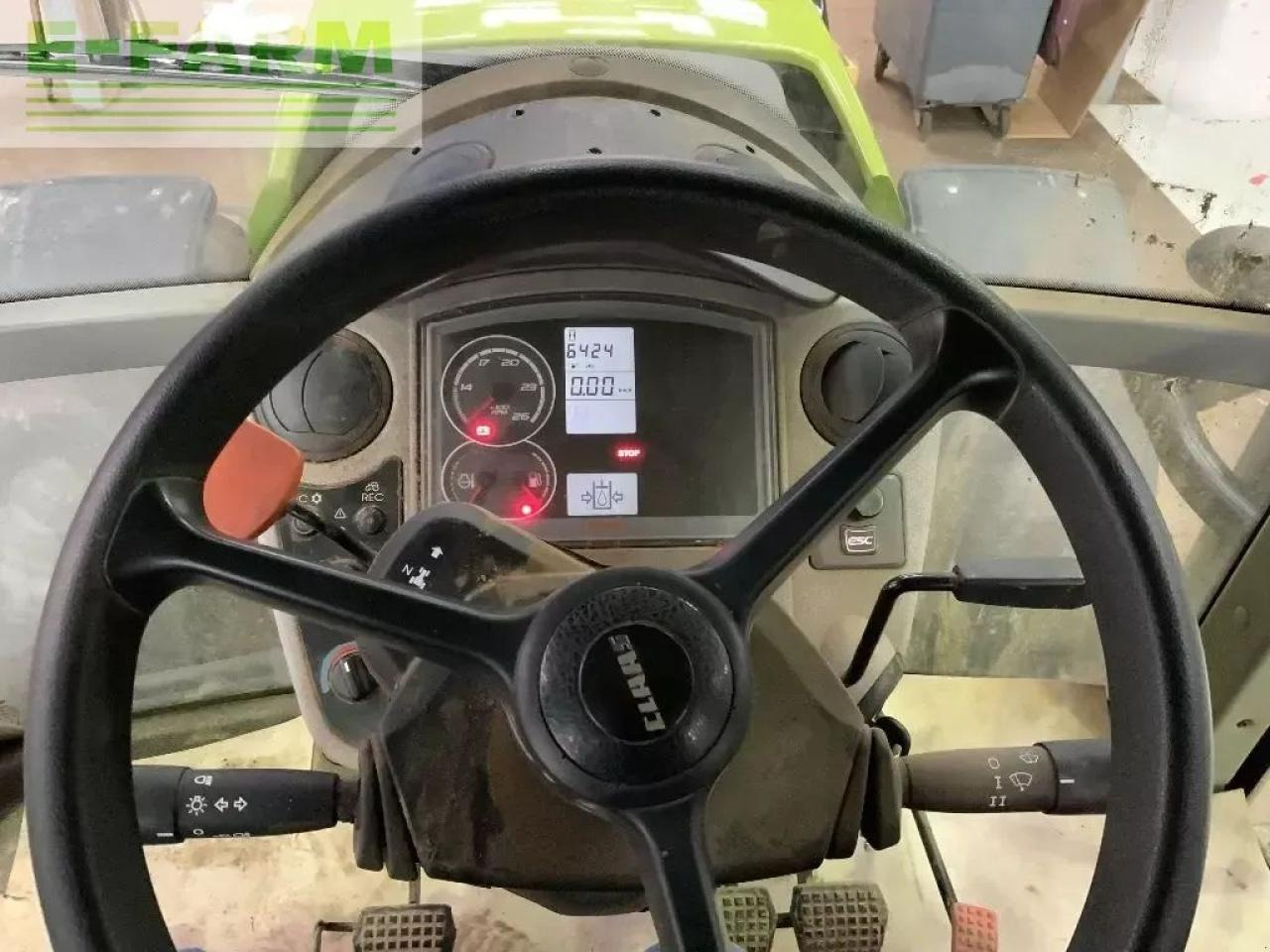 Farm tractor CLAAS axion 820: picture 10 Farm tractor CLAAS axion 820: picture 10